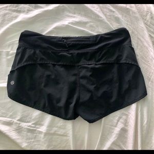 black lululemon speed up shorts!